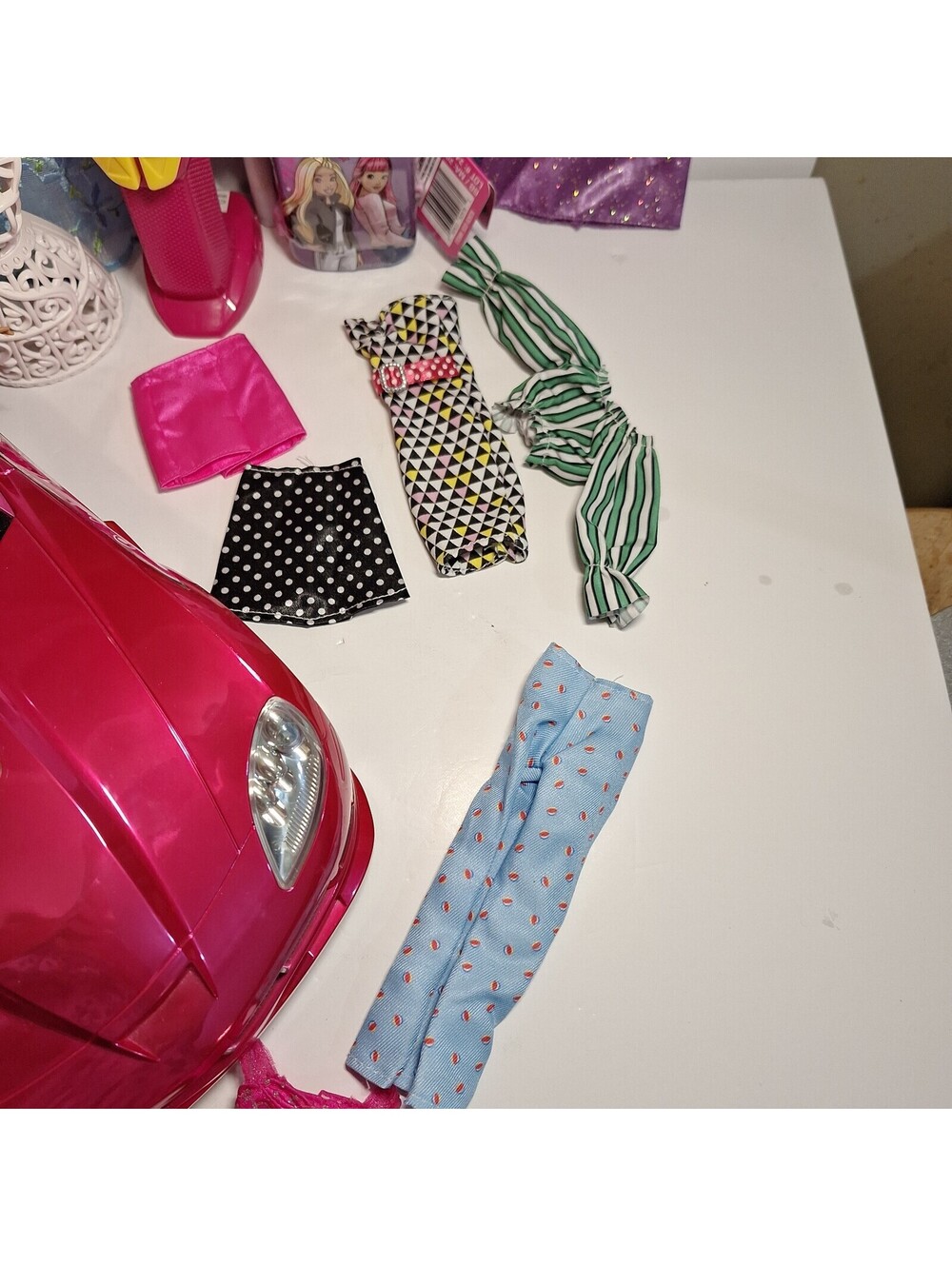 Mattel Barbie Metallic Pink RC Corvette -Works-lot with 2 Barbies, 20pc Clothing - Picture 13 of 15